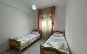 Villa Joli - 120Sqm - 3 Bedroom - 2 Baths House With Yard & Parking In Central Vlore